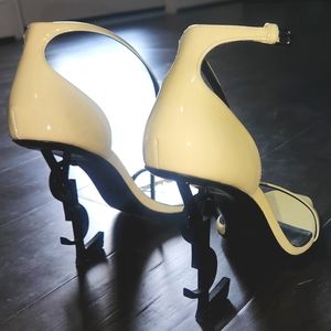 Yves Saint Laurent Heels